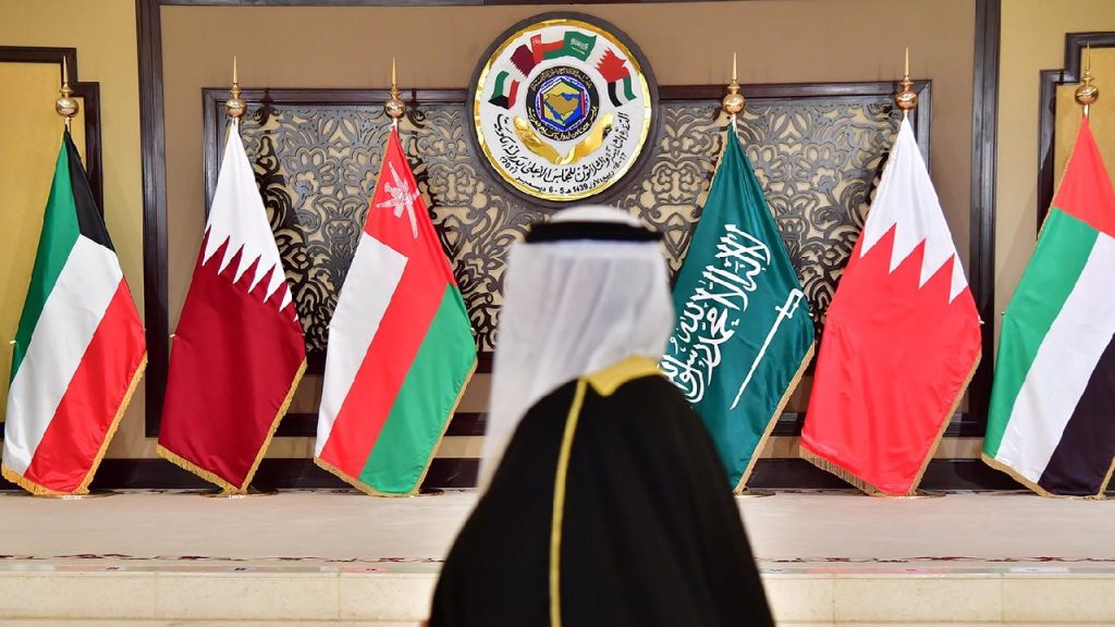 Leaders of the Gulf Cooperation Council (GCC) at a summit, symbolizing the growing economic and political competition between Saudi Arabia and the UAE.